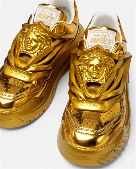 Sneakers per donna di Versace 